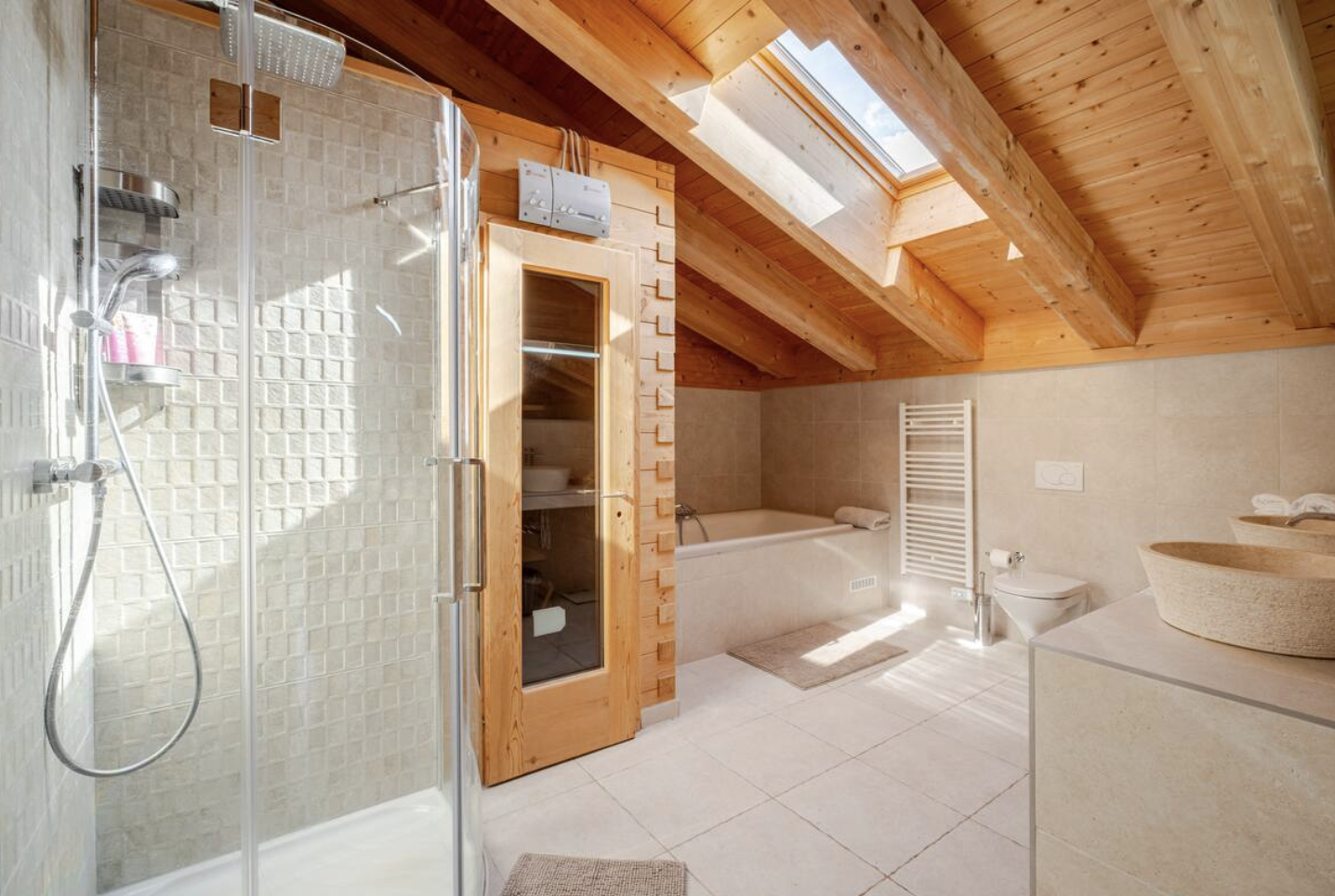 Modern 4BR Chalet